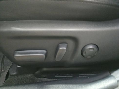 Used 2018 Toyota Avalon Touring w/ Carpet Mat Package FWD image 29