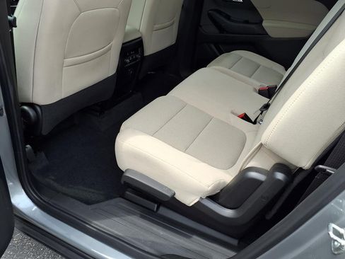 Used 2023 Chevrolet Traverse LS AWD/4WD image 9