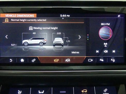 Used 2019 Land Rover Range Rover Velar R-Dynamic HSE image 14