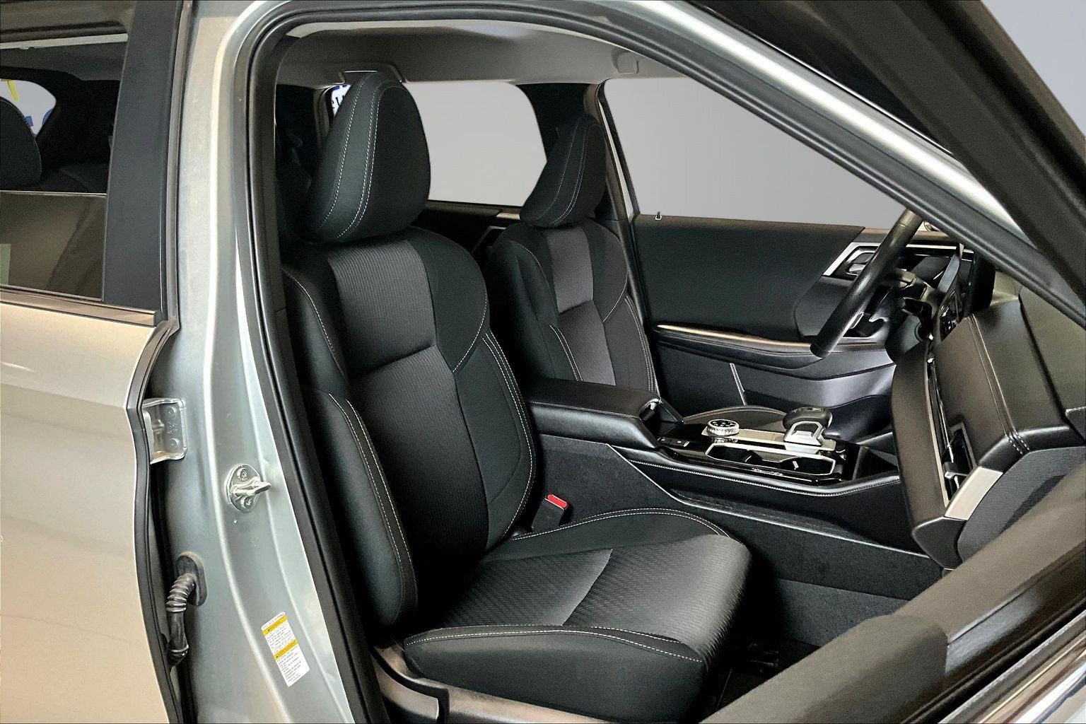 Used 2025 Mitsubishi Outlander ES AWD/4WD image 27