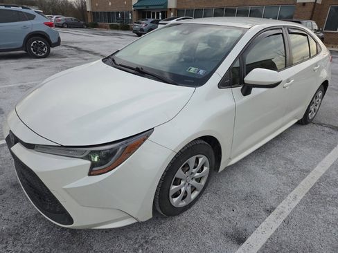 Used 2020 Toyota Corolla LE image 2
