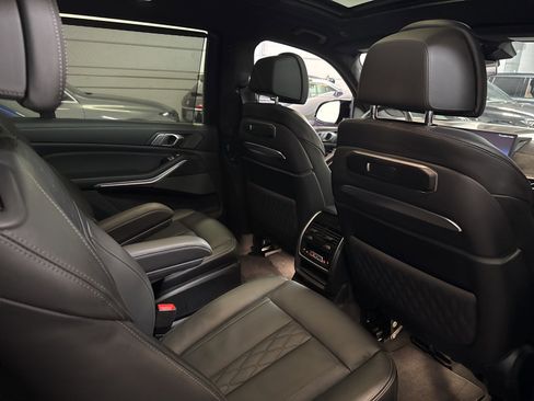 Used 2023 BMW X7 M60i w/ Executive Package image 33