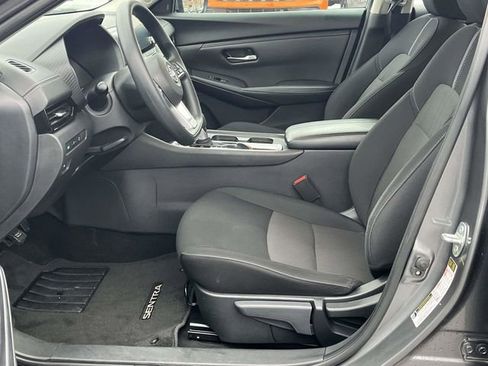 Used 2024 Nissan Sentra SV FWD image 13