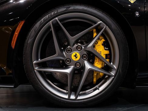 Certified 2022 Ferrari F8 Tributo image 13