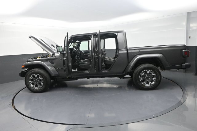New 2026 Jeep Gladiator Sport AWD/4WD image 31