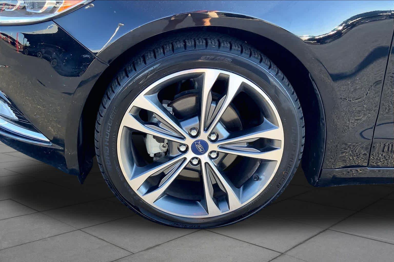 Used 2018 Ford Fusion Titanium AWD/4WD image 11