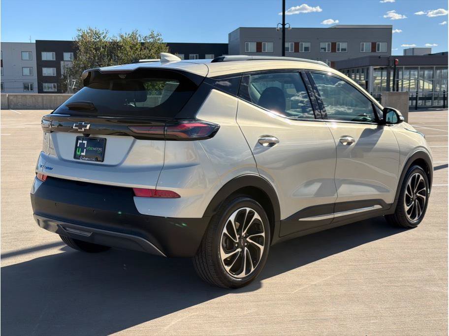 Used 2022 Chevrolet Bolt EUV Premier w/ Sun & Sound Package FWD image 8