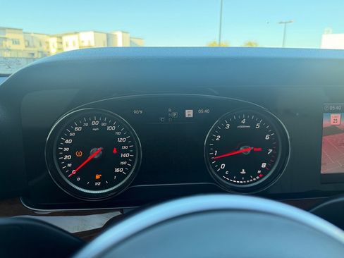 Used 2019 Mercedes-Benz E 300 4MATIC w/ Driver Assistance Package image 10
