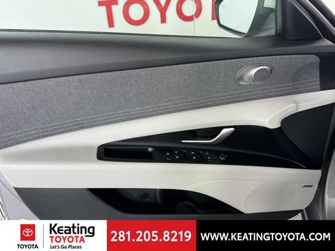 Used 2025 Hyundai Elantra Limited FWD image 11