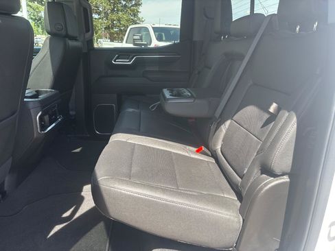 Used 2025 GMC Sierra 1500 SLT w/ SLT Premium Plus Package AWD/4WD image 34