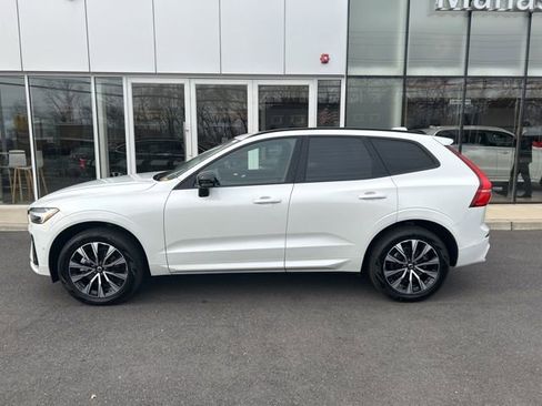 Certified 2025 Volvo XC60 B5 Plus image 2