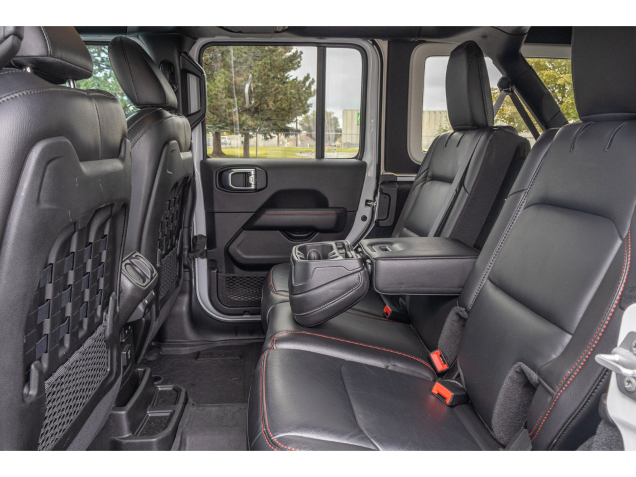 Used 2023 Jeep Wrangler Unlimited Rubicon AWD/4WD image 13