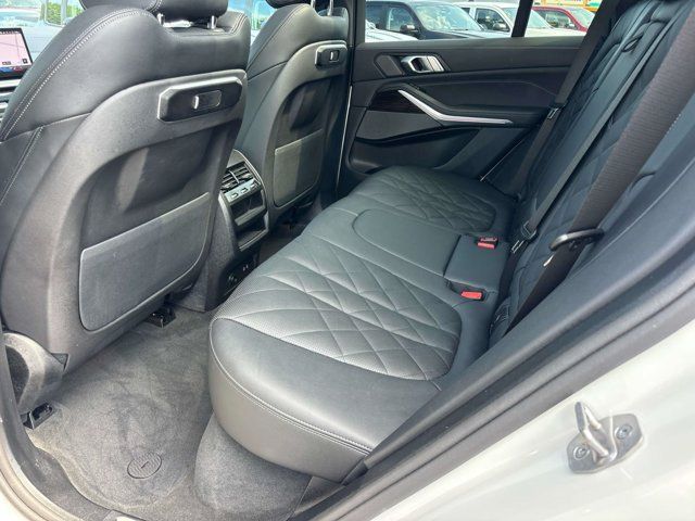 Used 2026 BMW X5 xDrive40i AWD/4WD image 13