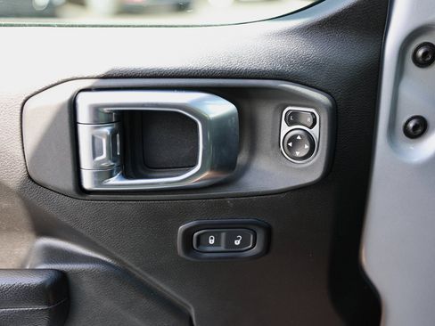 Used 2024 Jeep Wrangler Sport S image 29