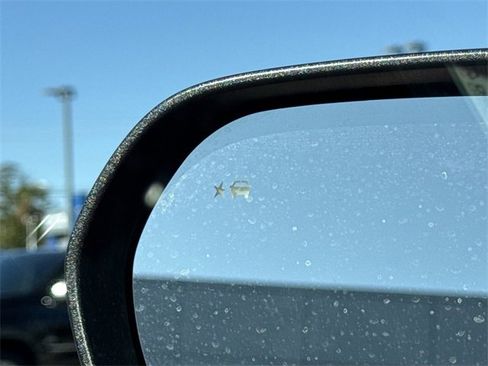 Used 2025 Chevrolet Traverse LT w/ Driver Confidence Package image 19