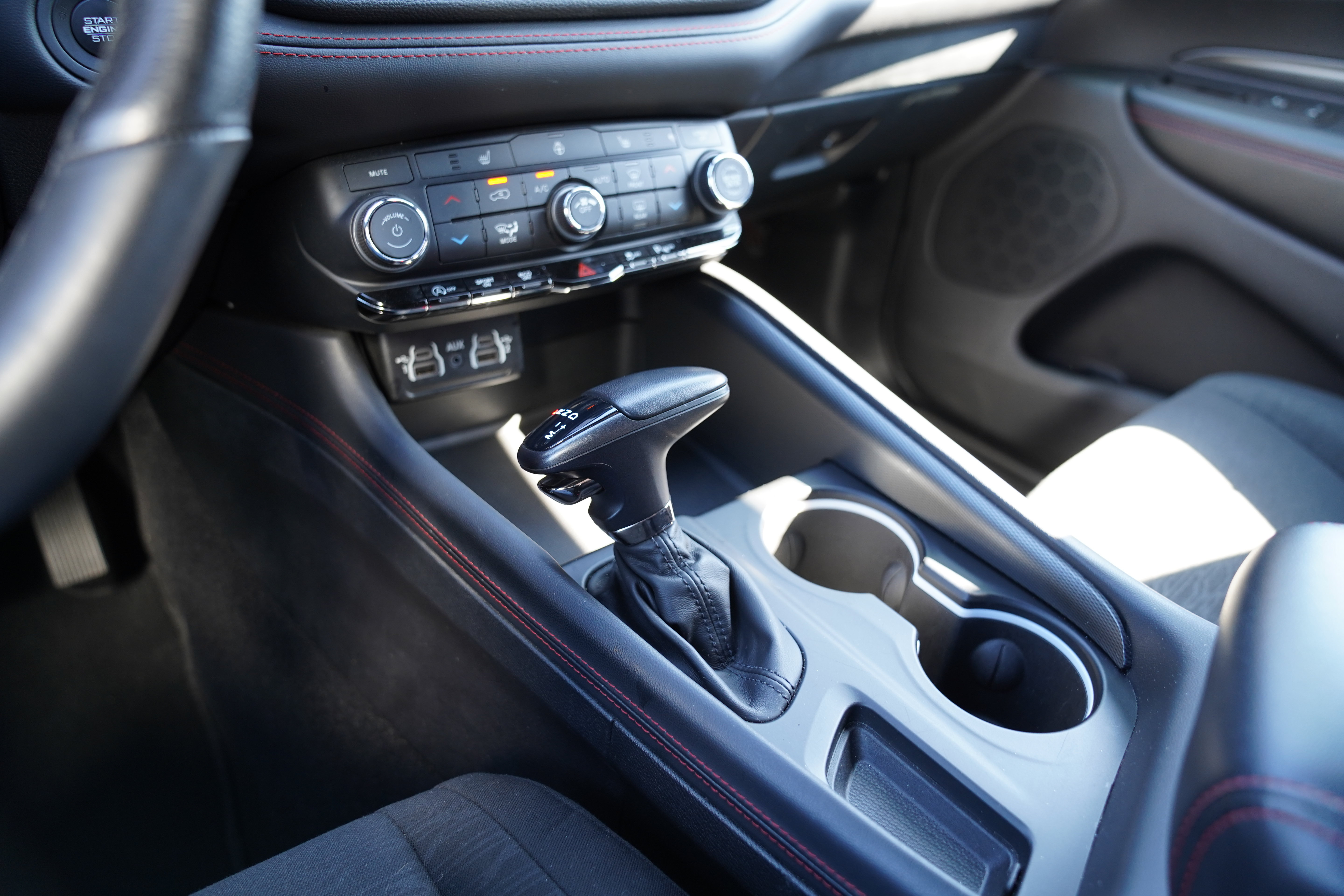 Used 2025 Dodge Durango GT AWD/4WD image 28