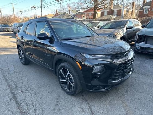 Used 2023 Chevrolet TrailBlazer RS w/ Sun and Liftgate Package image 3