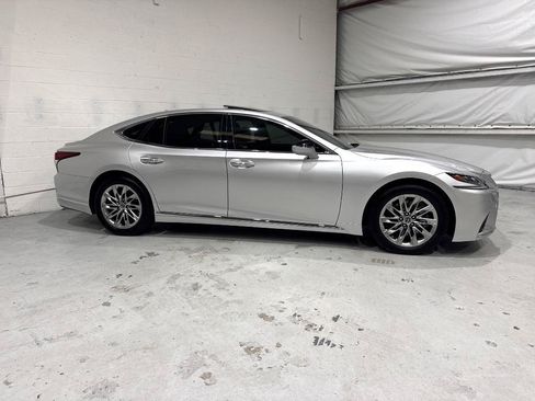 Used 2018 Lexus LS 500 w/ Accessory Package (Z1) RWD image 8