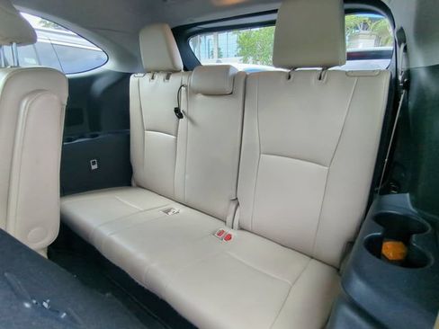 Used 2021 Toyota Highlander Platinum FWD image 16