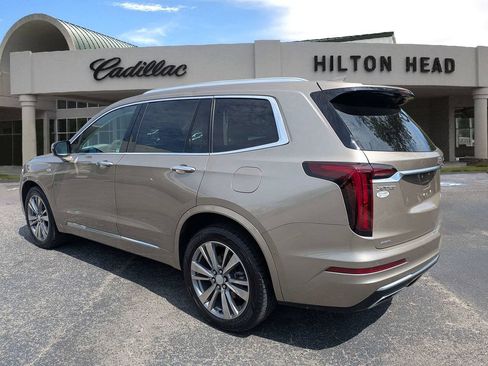 Used 2022 Cadillac XT6 Premium Luxury w/ Technology Package AWD/4WD image 4