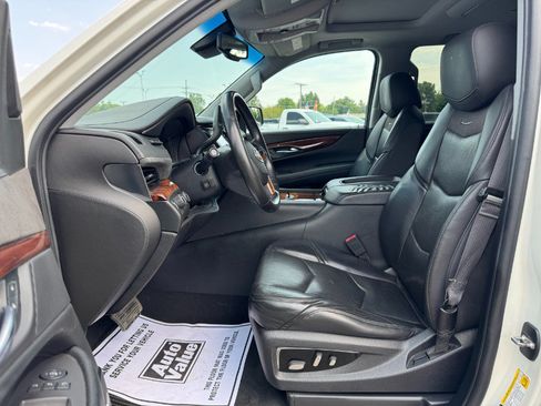 Used 2015 Cadillac Escalade Premium AWD/4WD image 15