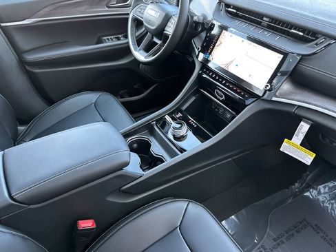 New 2026 Jeep Grand Cherokee Limited AWD/4WD image 17