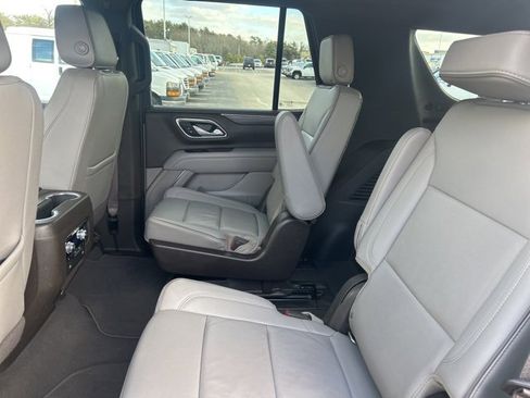 Used 2022 GMC Yukon SLT w/ SLT Luxury Package image 14