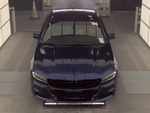 Used 2020 Dodge Charger SXT RWD image 2
