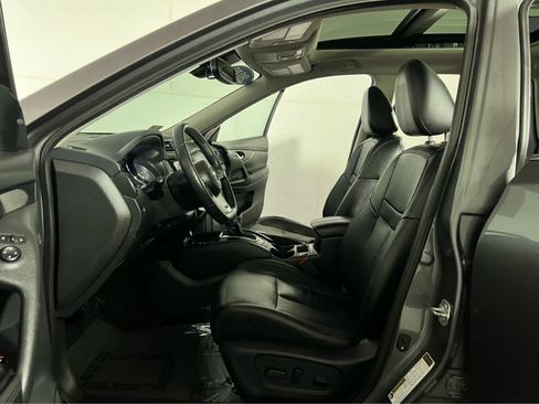 Used 2019 Nissan Rogue SL w/ Premium Package AWD/4WD image 22