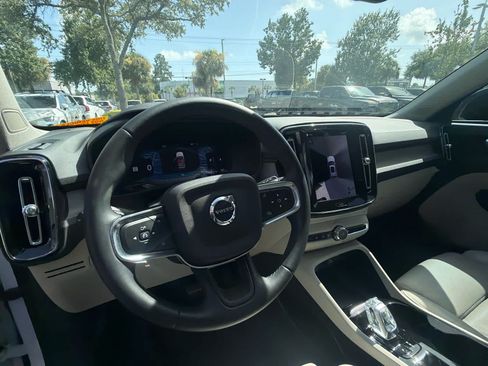 Certified 2023 Volvo XC40 B4 Plus w/ Protection Package Premier FWD image 28