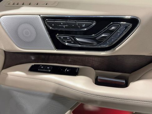 Used 2020 Lincoln Navigator Reserve w/ Equipment Group 208A Reserve image 29