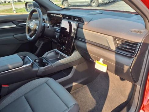 New 2026 GMC Terrain AT4 w/ Convenience Package III image 25