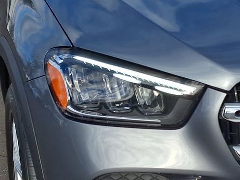 Used 2024 Mercedes-Benz GLE 450e 4MATIC image 9