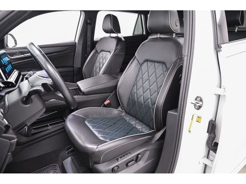 Used 2024 Volkswagen Atlas Cross Sport SEL Premium R-Line image 10