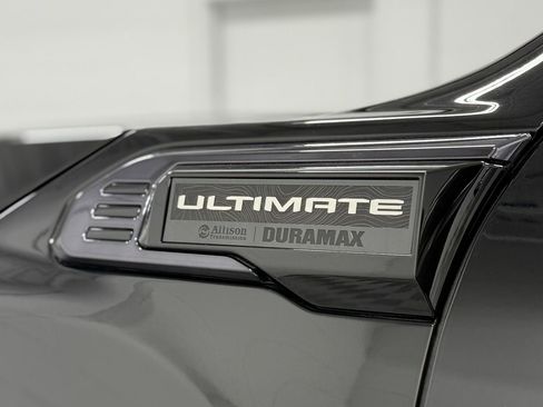 Used 2024 GMC Sierra 2500 Denali Ultimate image 9