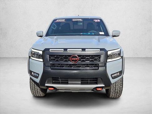 Used 2025 Nissan Frontier PRO-4X image 2