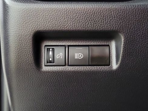 Used 2025 Toyota RAV4 LE AWD/4WD image 23