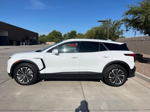 Used 2024 Chevrolet Blazer EV LT AWD/4WD image 8