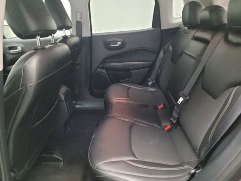 Used 2018 Jeep Compass Latitude w/ Popular Equipment Group FWD image 18
