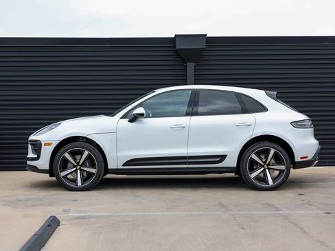 New 2026 Porsche Macan image 2