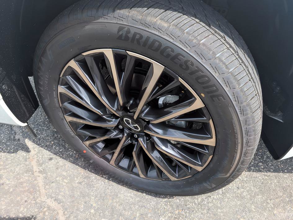 New 2027 INFINITI QX80 Autograph w/ Premium Cargo Package AWD/4WD image 8
