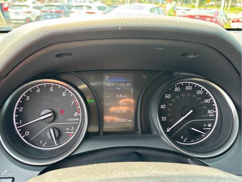 Used 2022 Toyota Camry SE w/ Cold Weather Package FWD image 17