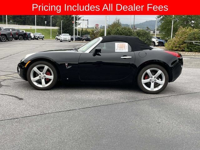 Used 2006 Pontiac Solstice Convertible w/ Premium Package RWD image 2