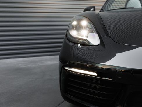 Certified 2025 Porsche 718 Boxster S RWD image 38