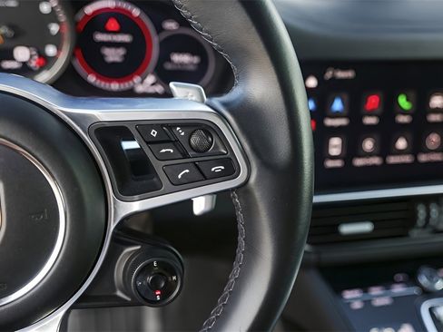 Used 2022 Porsche Cayenne Platinum Edition image 15