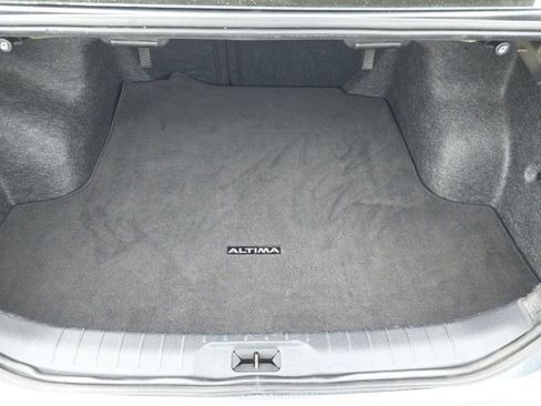 Used 2024 Nissan Altima 2.5 SV image 15