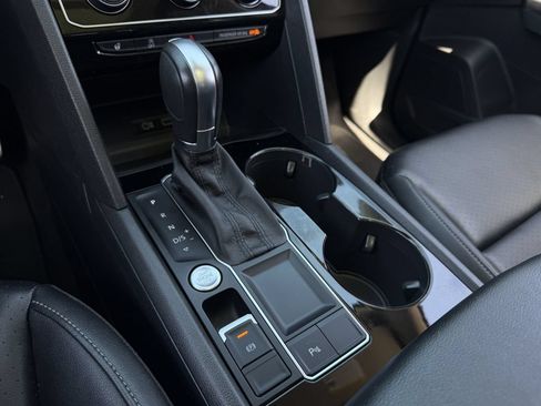 Used 2019 Volkswagen Atlas SEL R-Line FWD image 21
