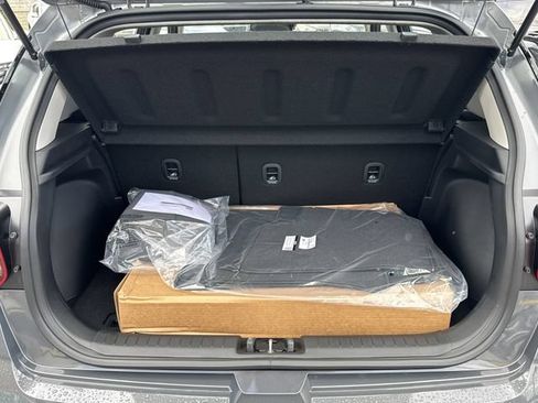 Certified 2025 Hyundai Venue SEL FWD image 14