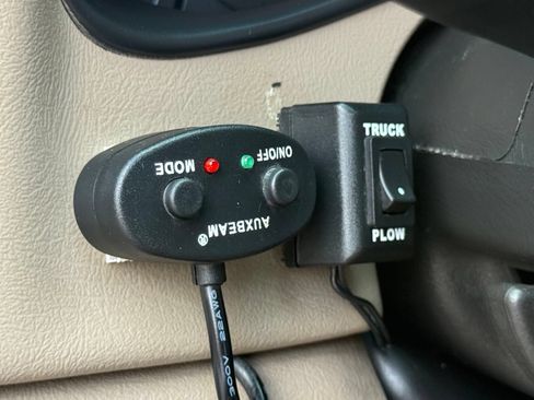 Used 2006 GMC Sierra 2500 W/T w/ Snow Plow Prep Package AWD/4WD image 23
