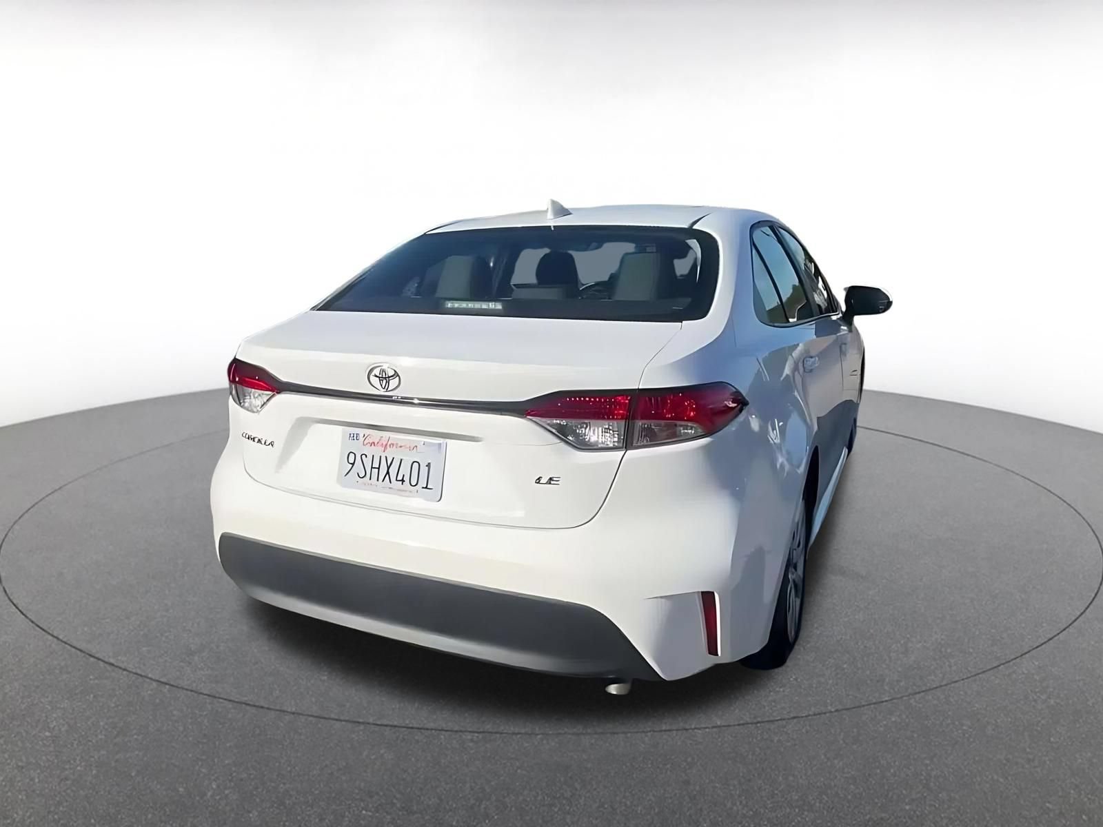 Used 2025 Toyota Corolla LE FWD image 13